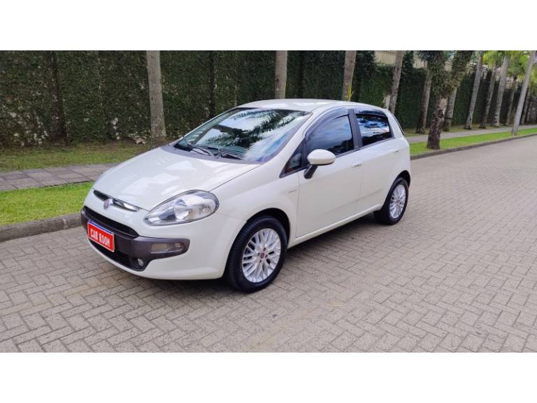 FIAT - PUNTO - 2013/2013 - Branca - R$ 39.900,00