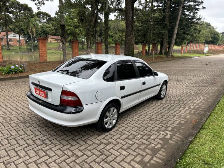 CHEVROLET - VECTRA - 1996/1997 - Branca - R$ 15.900,00