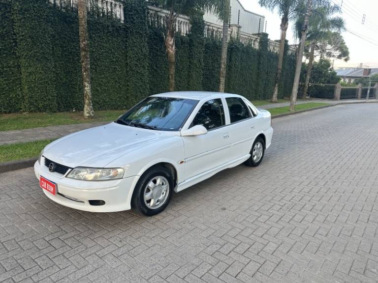 CHEVROLET - VECTRA - 2000/2001 - Branca - R$ 24.900,00