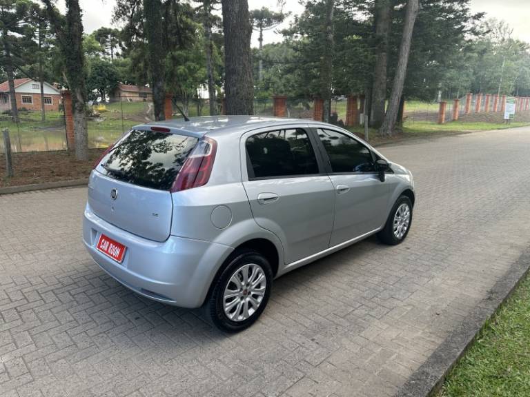 FIAT - PUNTO - 2010/2011 - Prata - R$ 34.900,00