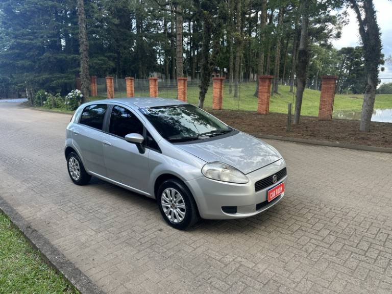 FIAT - PUNTO - 2010/2011 - Prata - R$ 34.900,00