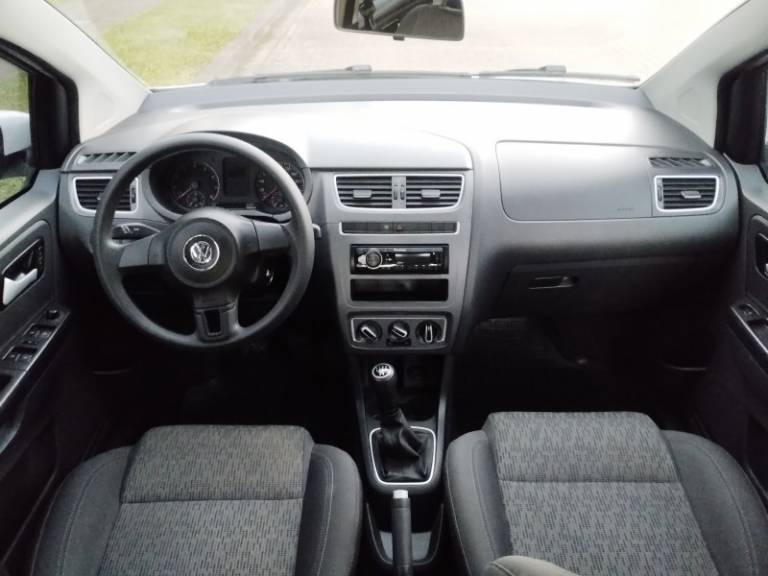 VOLKSWAGEN - FOX - 2013/2014 - Branca - R$ 41.900,00