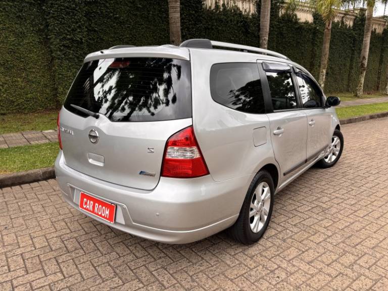 NISSAN - GRAND LIVINA - 2013/2013 - Prata - R$ 44.900,00