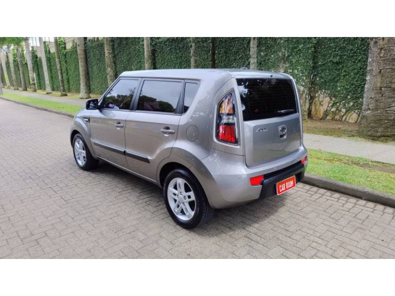 KIA MOTORS - SOUL - 2010/2011 - Cinza - R$ 40.900,00