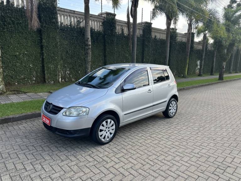 VOLKSWAGEN - FOX - 2009/2010 - Prata - R$ 26.900,00