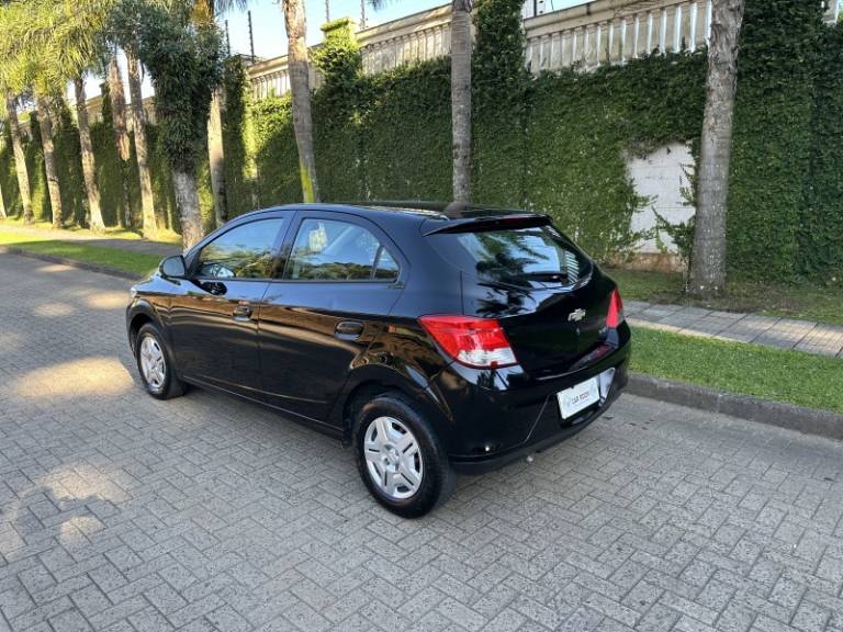 CHEVROLET - ONIX - 2014/2014 - Preta - R$ 43.900,00