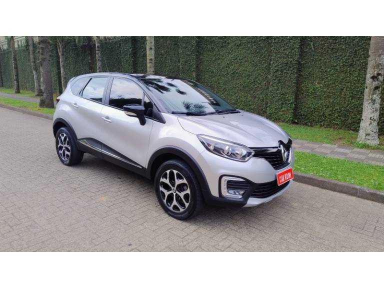 RENAULT - CAPTUR - 2018/2019 - Prata - R$ 76.900,00