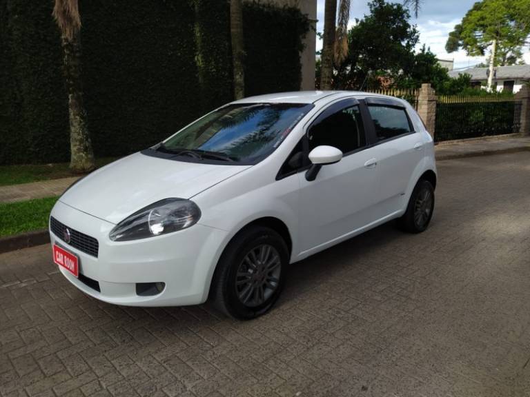 FIAT - PUNTO - 2011/2012 - Branca - R$ 34.900,00