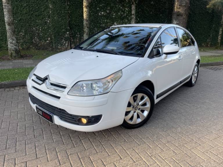 CITROËN - C4 - 2010/2011 - Branca - R$ 32.900,00