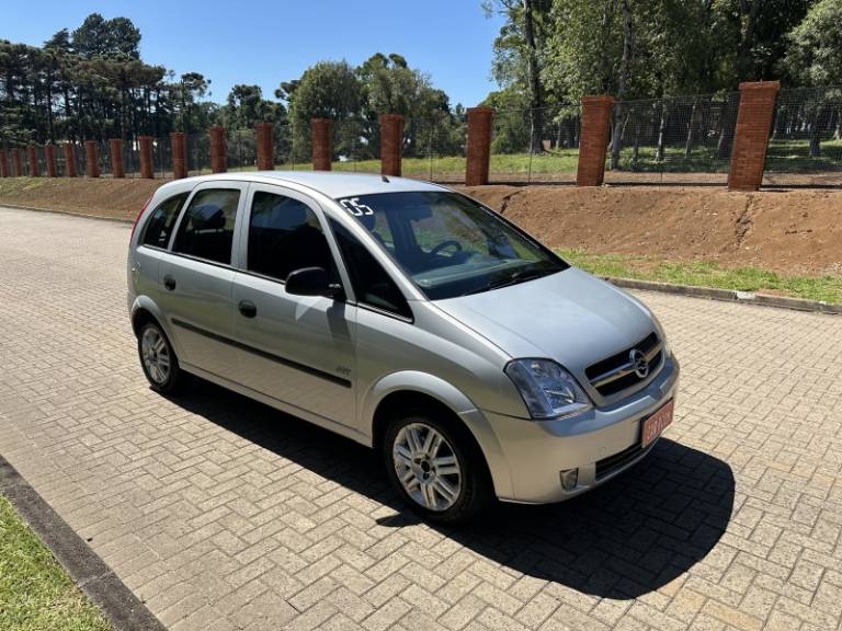 CHEVROLET - MERIVA - 2005/2005 - Prata - R$ 24.900,00