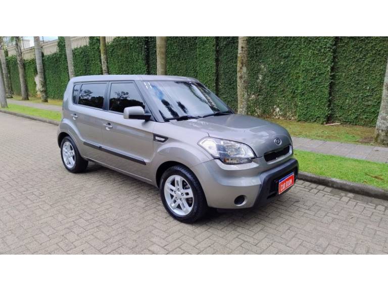 KIA MOTORS - SOUL - 2010/2011 - Cinza - R$ 40.900,00