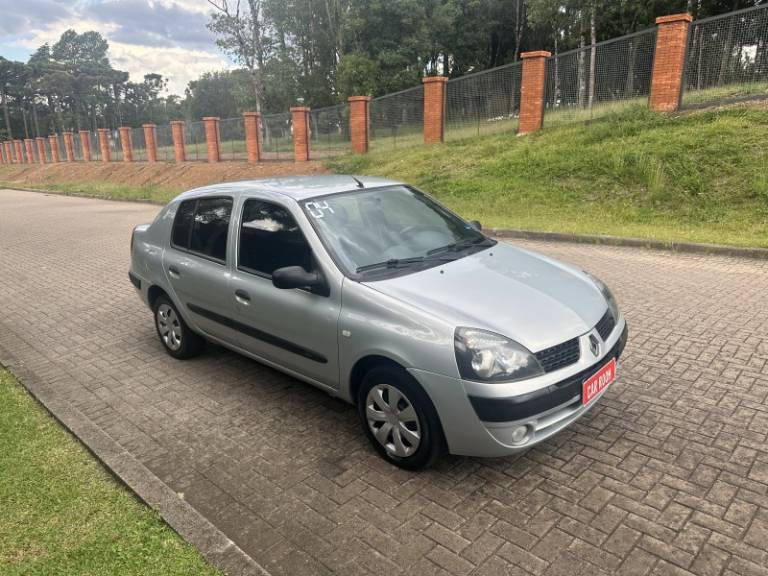 RENAULT - CLIO - 2003/2004 - Prata - R$ 18.900,00