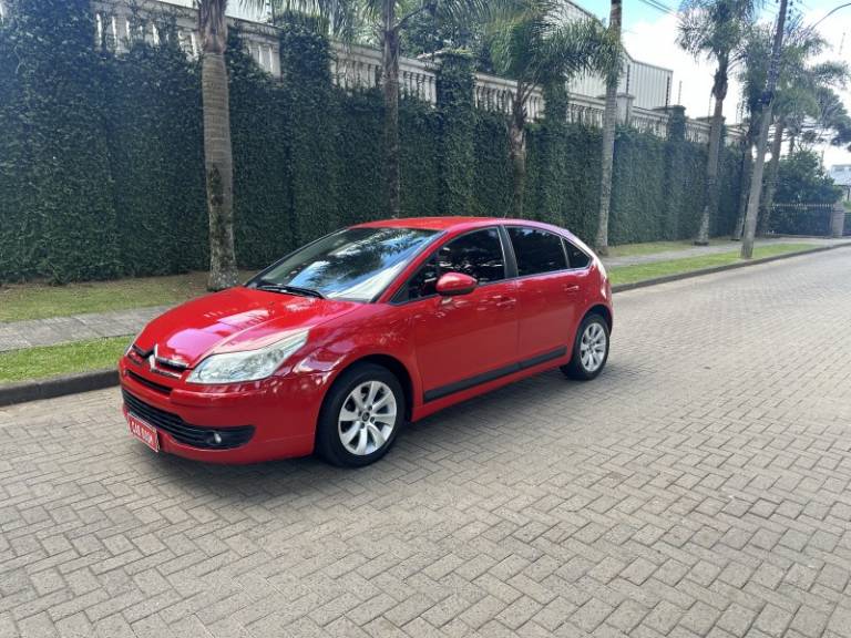 CITROËN - C4 - 2013/2014 - Vermelha - R$ 37.900,00