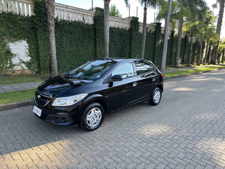 CHEVROLET - ONIX - 2014/2014 - Preta - R$ 43.900,00