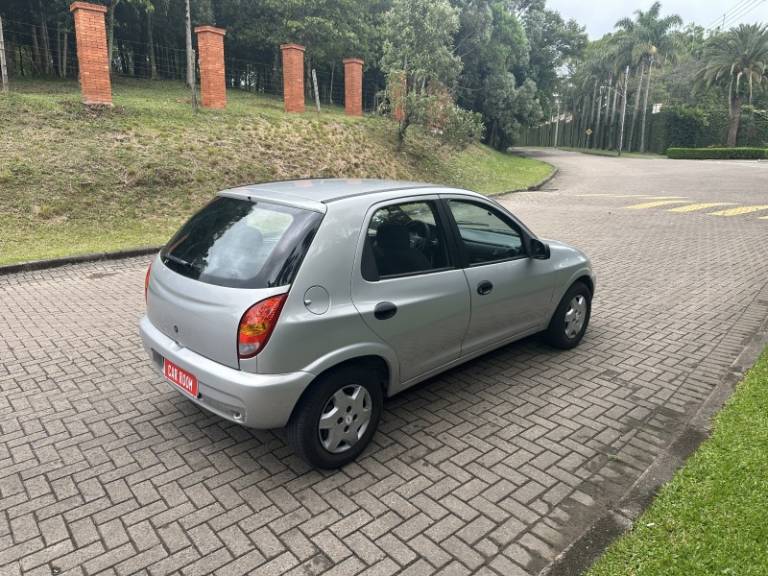 CHEVROLET - CELTA - 2002/2003 - Prata - R$ 15.900,00