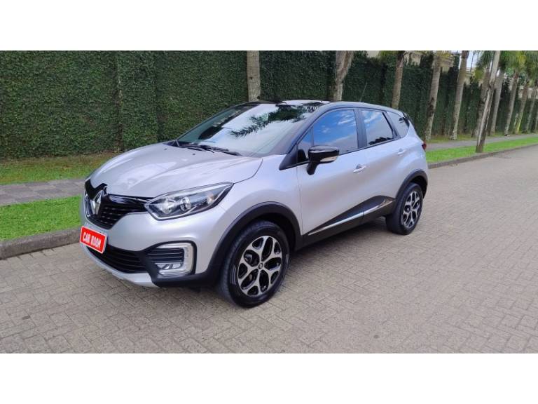 RENAULT - CAPTUR - 2018/2019 - Prata - R$ 76.900,00