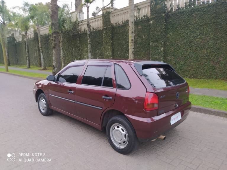 VOLKSWAGEN - GOL - 1998/1999 - Vermelha - R$ 12.900,00