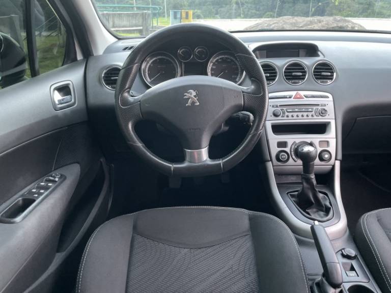 PEUGEOT - 308 - 2014/2015 - Branca - R$ 48.900,00