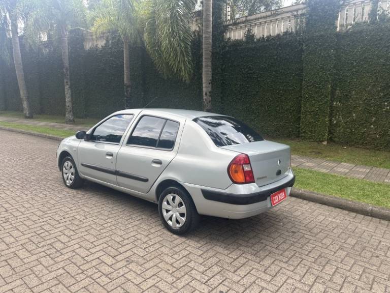 RENAULT - CLIO - 2003/2004 - Prata - R$ 18.900,00