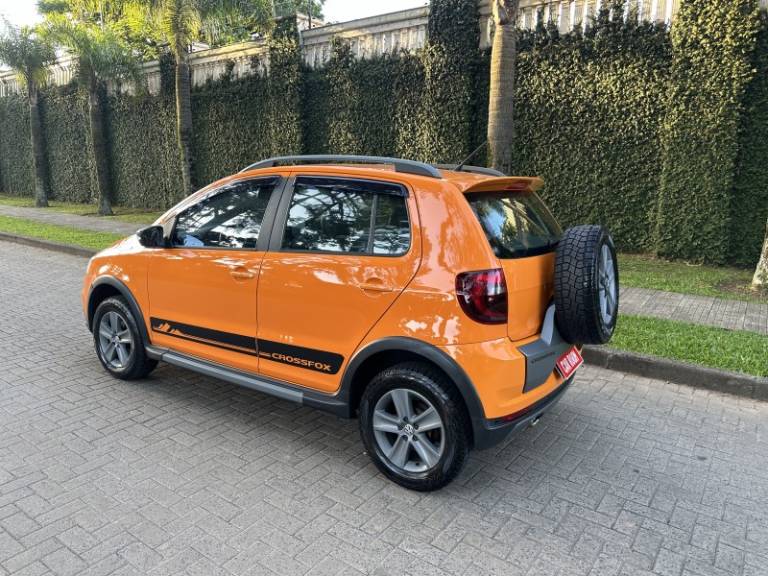 VOLKSWAGEN - CROSSFOX - 2012/2012 - Laranja - R$ 43.900,00