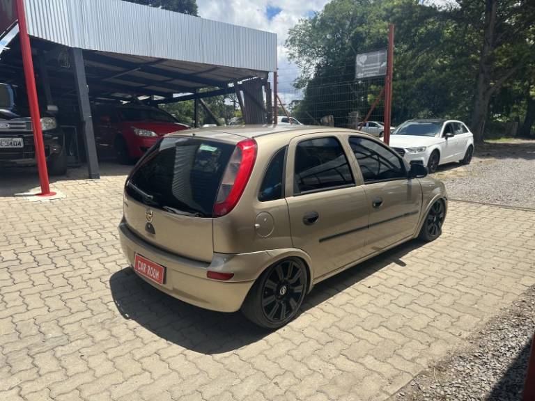 CHEVROLET - CORSA - 2005/2006 - Bege - R$ 19.900,00